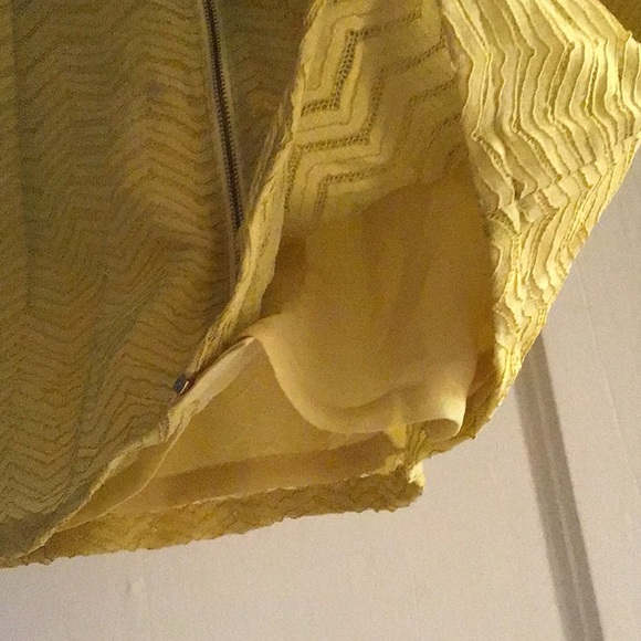 Banana Republic Yellow Fitted Sleeveless Tank Top - Picture 4 of 4